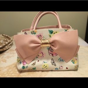 Light pink bow bag
